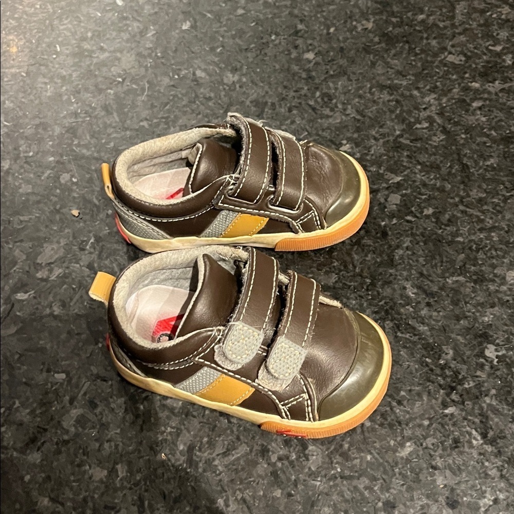 Boys SEE KAI RUN SNEAKERS - Picture 2 of 6